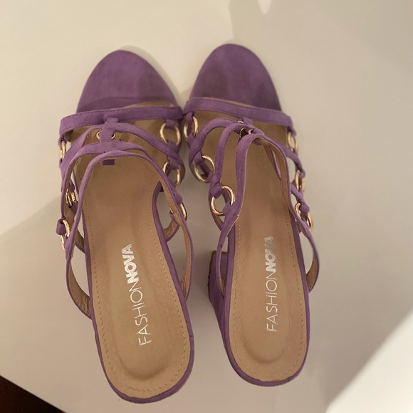 FashionNova all at once heeled sandals. US 8 - Picture 6 of 9